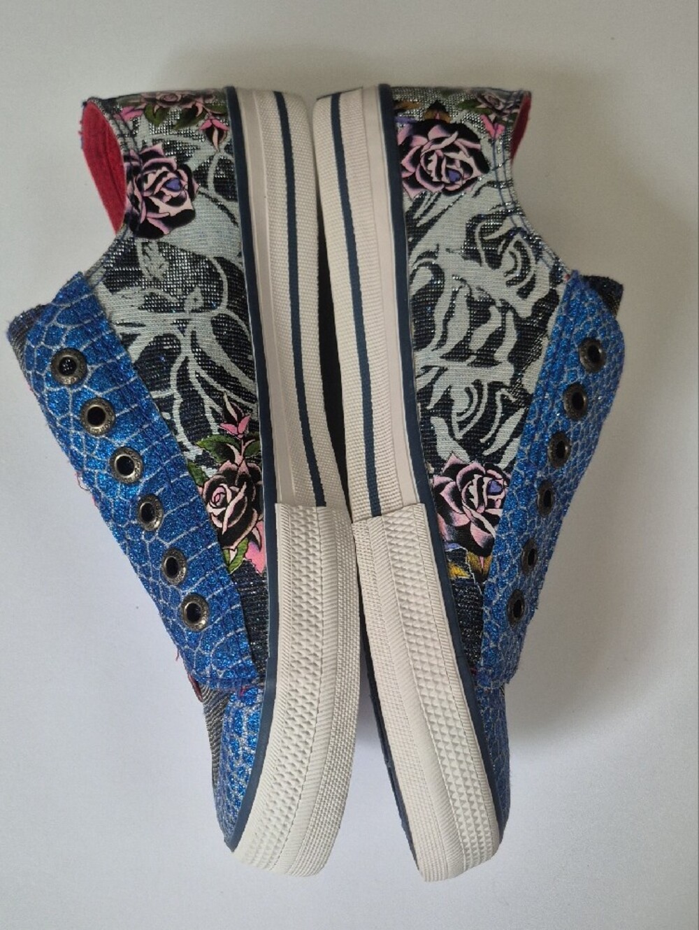 Like New Ed Hardy Y2K Blue Red Slip-On Sneakers sz 8 - Picture 2 of 7